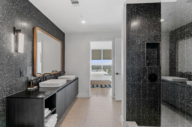 48 East Ave 1405, Austin, TX 78701