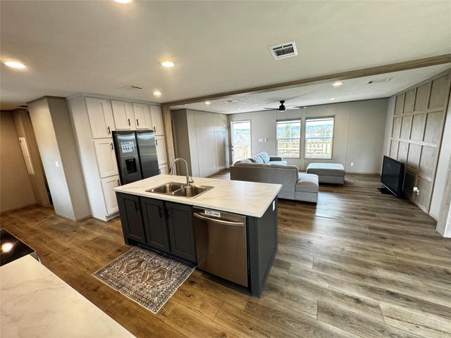 191 Holly Pond, Onalaska, TX 77360