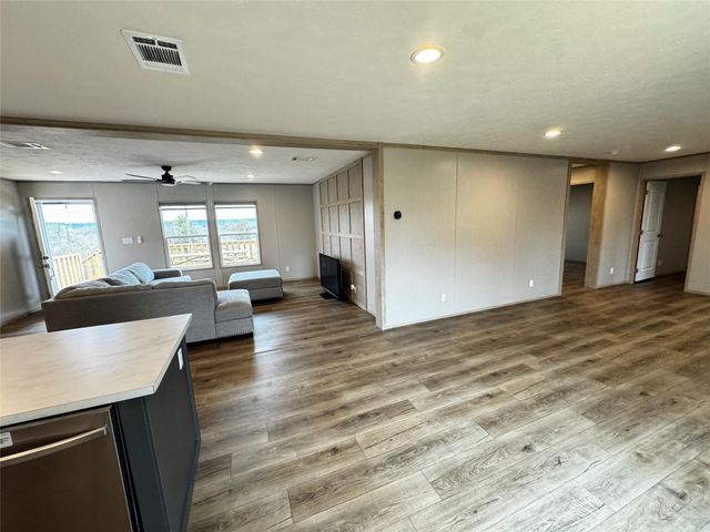 191 Holly Pond, Onalaska, TX 77360