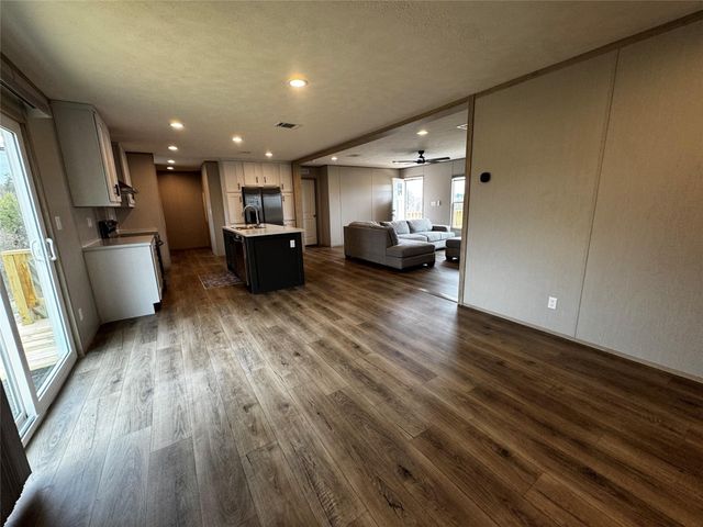 191 Holly Pond, Onalaska, TX 77360