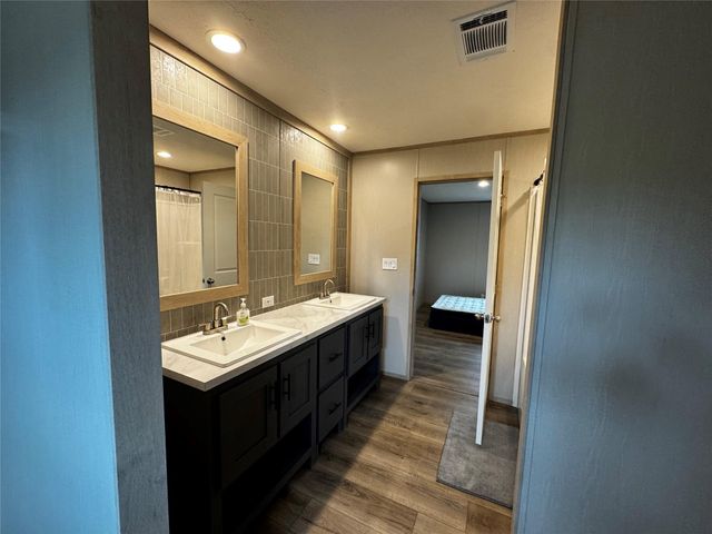 191 Holly Pond, Onalaska, TX 77360