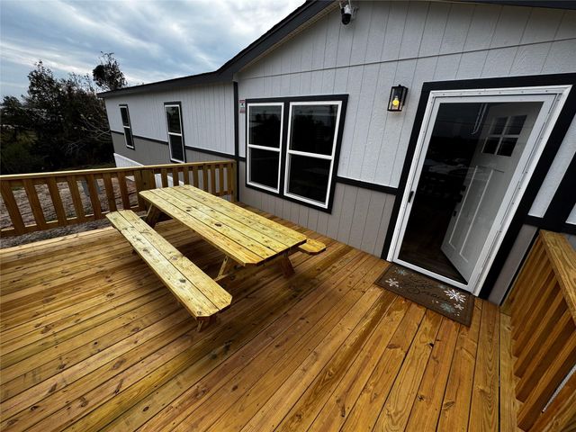 191 Holly Pond, Onalaska, TX 77360