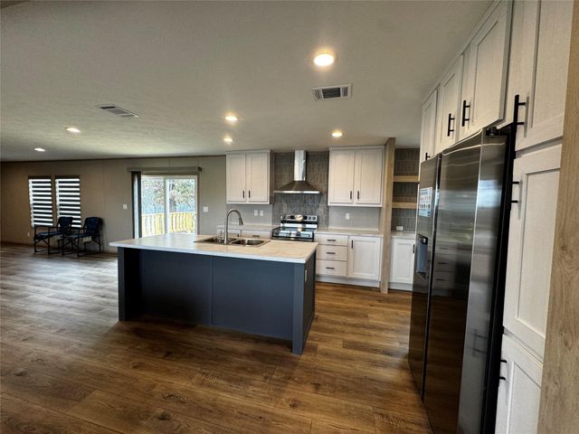 191 Holly Pond, Onalaska, TX 77360