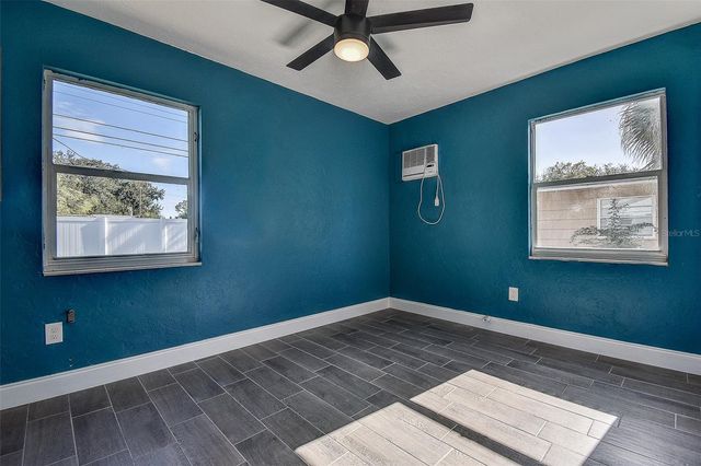 7583 MEADOWLAWN DRIVE N, St Petersburg, FL 33702