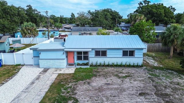 7583 MEADOWLAWN DRIVE N, St Petersburg, FL 33702