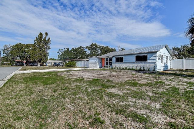 7583 MEADOWLAWN DRIVE N, St Petersburg, FL 33702