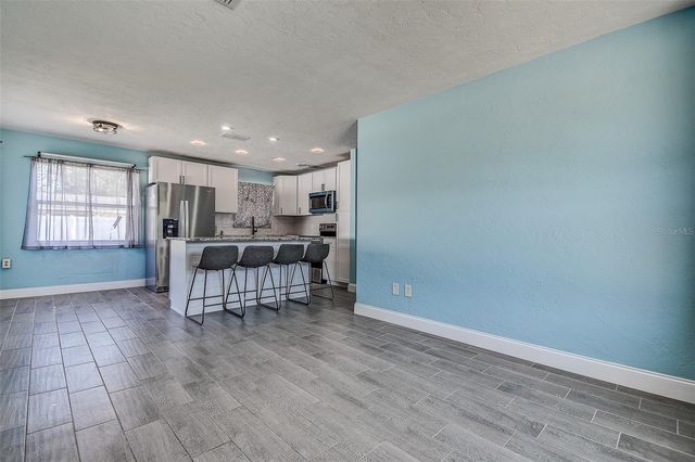 7583 MEADOWLAWN DRIVE N, St Petersburg, FL 33702