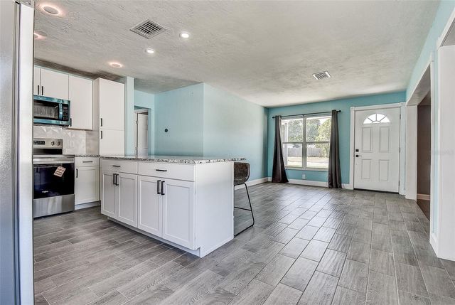 7583 MEADOWLAWN DRIVE N, St Petersburg, FL 33702