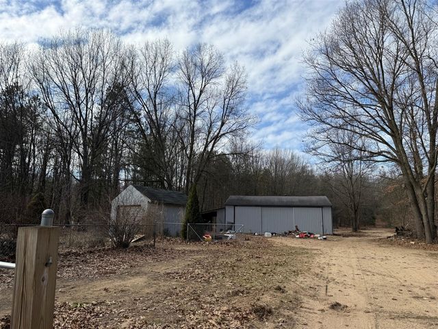 4685 13 Mile Road, Rockford, MI 49341