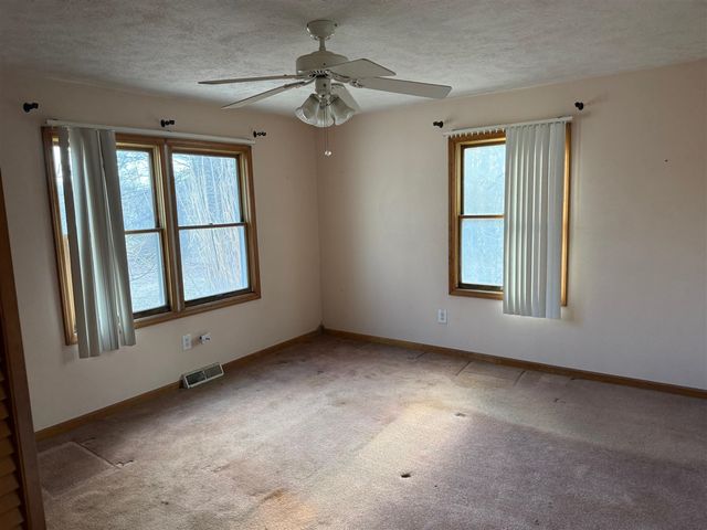 4685 13 Mile Road, Rockford, MI 49341