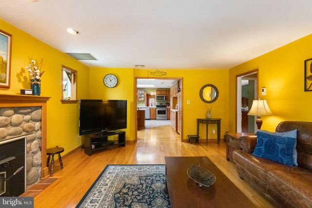 795 N HILLS AVE, Glenside, PA 19038