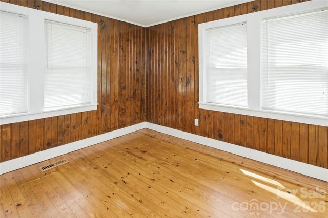 70 Cedar Street, Asheville, NC 28803