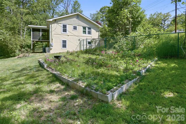 70 Cedar Street, Asheville, NC 28803