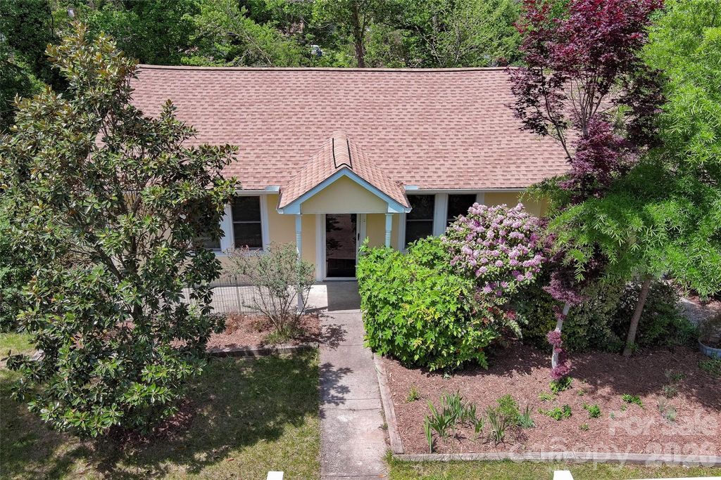 70 Cedar Street, Asheville, NC 28803