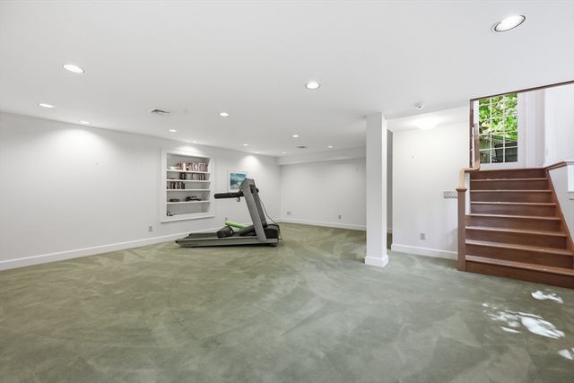 77 Pleasantview Avenue, Longmeadow, MA 01106
