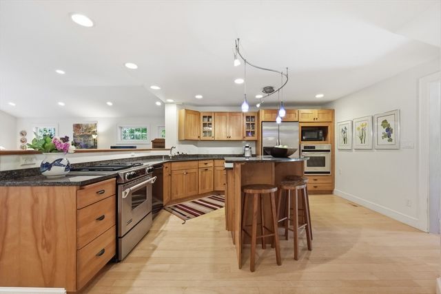 77 Pleasantview Avenue, Longmeadow, MA 01106