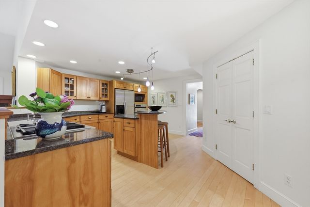 77 Pleasantview Avenue, Longmeadow, MA 01106