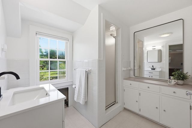 77 Pleasantview Avenue, Longmeadow, MA 01106