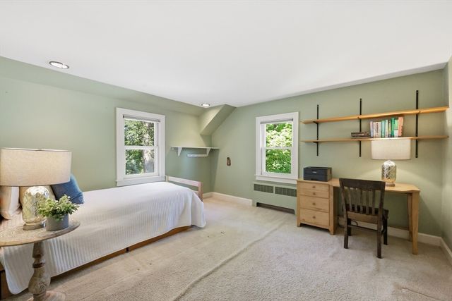77 Pleasantview Avenue, Longmeadow, MA 01106