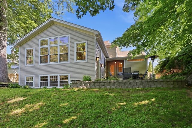 77 Pleasantview Avenue, Longmeadow, MA 01106