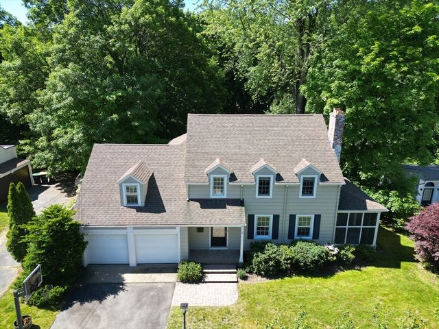 77 Pleasantview Avenue, Longmeadow, MA 01106