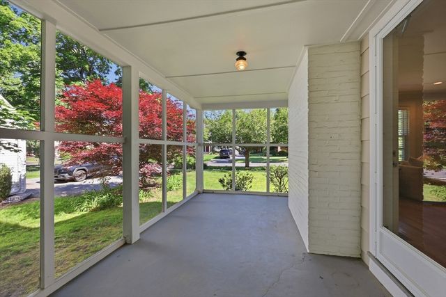 77 Pleasantview Avenue, Longmeadow, MA 01106