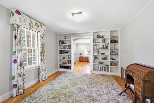 77 Pleasantview Avenue, Longmeadow, MA 01106