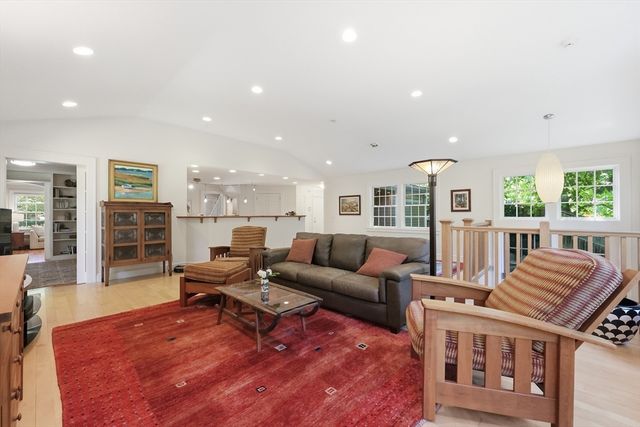 77 Pleasantview Avenue, Longmeadow, MA 01106