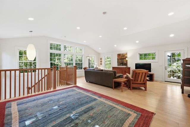 77 Pleasantview Avenue, Longmeadow, MA 01106