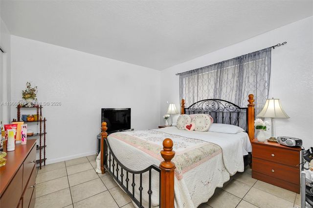 2330 NW 11th St 2, Miami, FL 33125