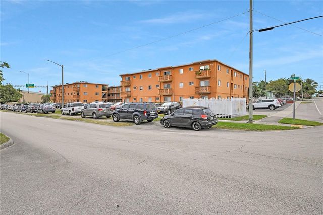 2330 NW 11th St 2, Miami, FL 33125