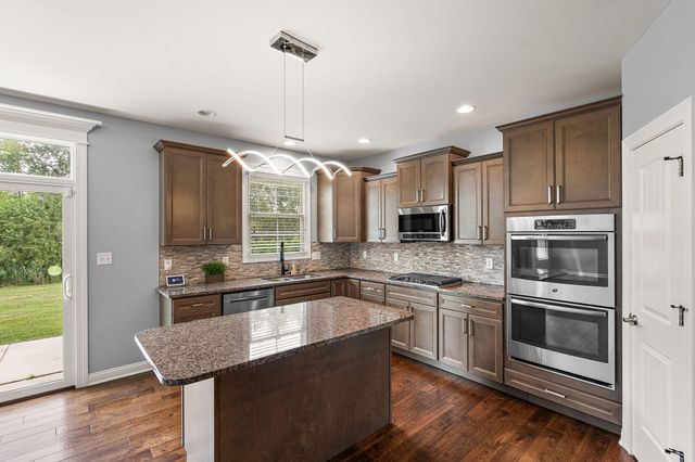 9827 Garden Way, St. John, IN 46373
