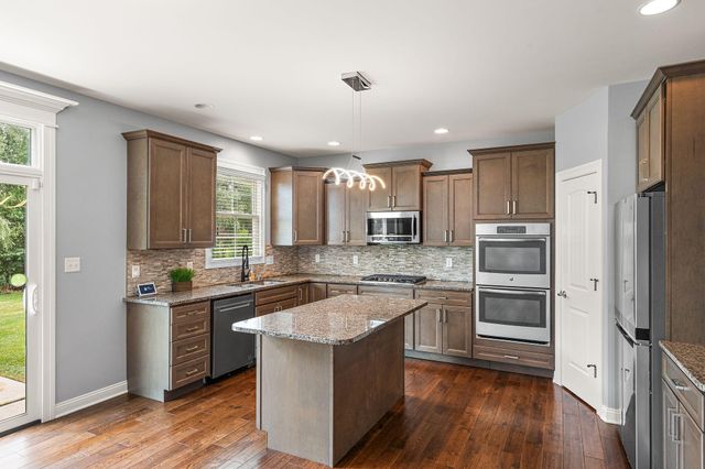 9827 Garden Way, St. John, IN 46373