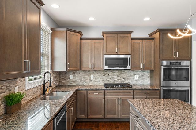 9827 Garden Way, St. John, IN 46373