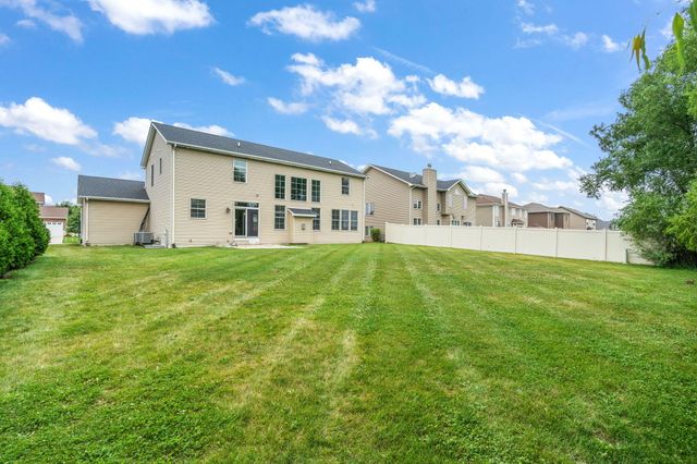 9827 Garden Way, St. John, IN 46373
