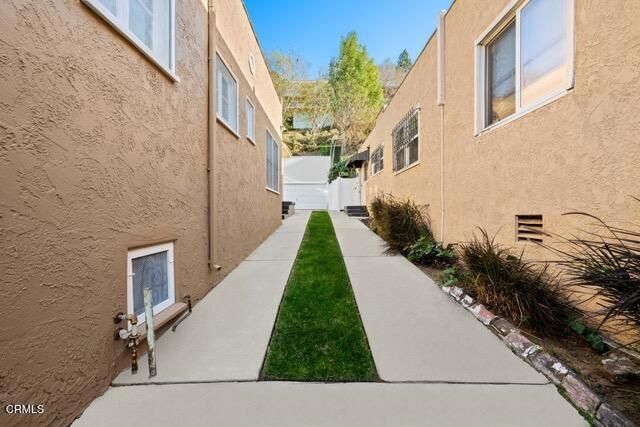1816 Silver Lake Boulevard, Los Angeles, CA 90026