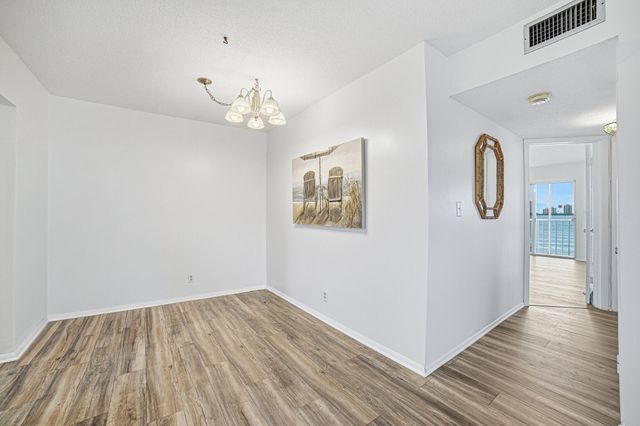 101 Doolen Court 201, North Palm Beach, FL 33408