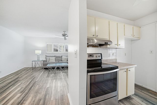 101 Doolen Court 201, North Palm Beach, FL 33408