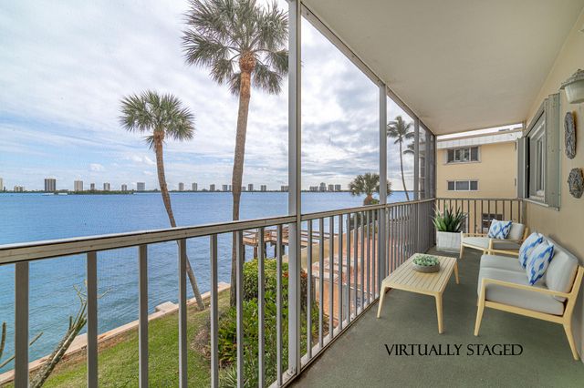 101 Doolen Court 201, North Palm Beach, FL 33408