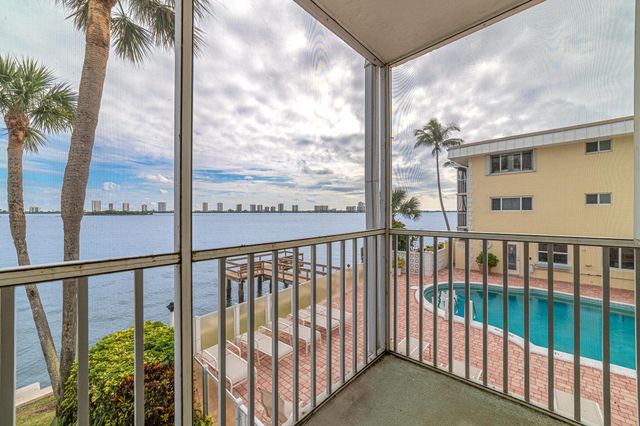 101 Doolen Court 201, North Palm Beach, FL 33408