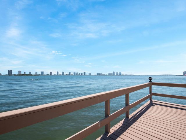 101 Doolen Court 201, North Palm Beach, FL 33408