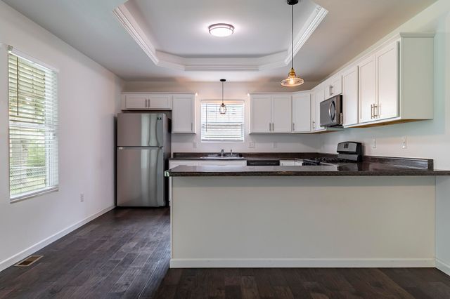 2352 Four Seasons Parkway, Crown Point, IN 46307