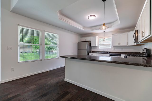 2352 Four Seasons Parkway, Crown Point, IN 46307
