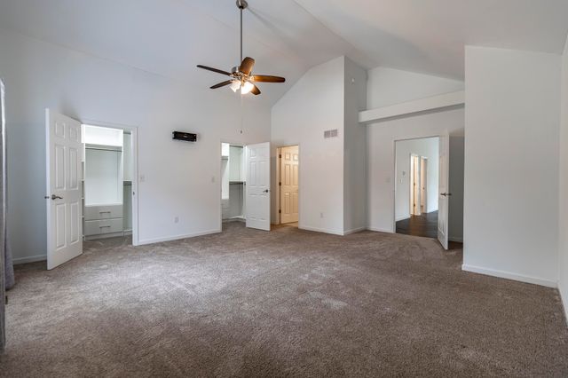 2352 Four Seasons Parkway, Crown Point, IN 46307