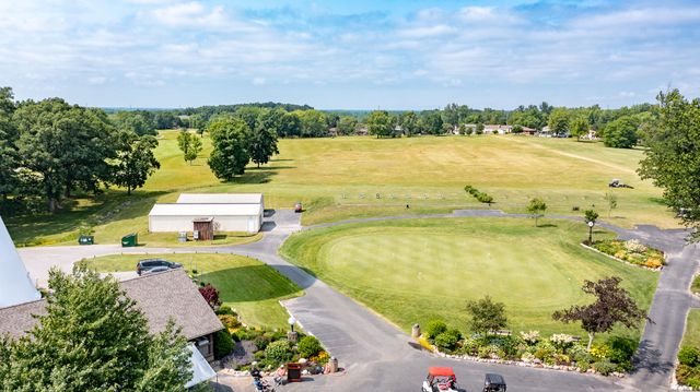 2352 Four Seasons Parkway, Crown Point, IN 46307
