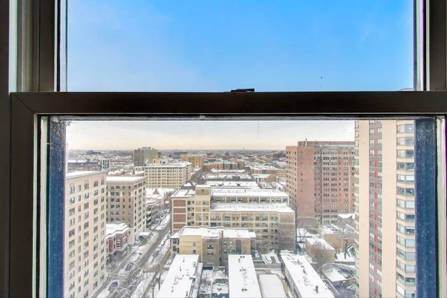 2909 N Sheridan Road 1807, Chicago, IL 60657