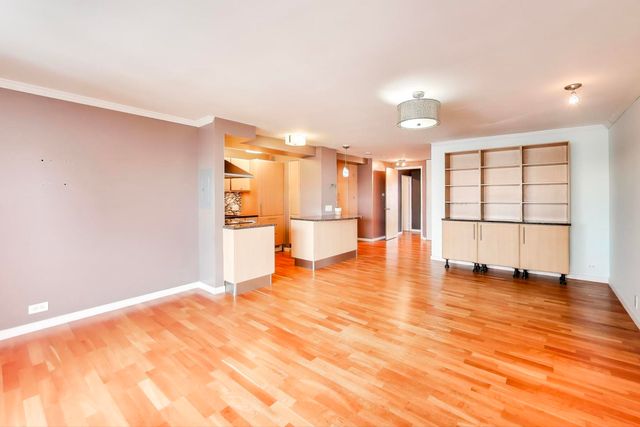 2909 N Sheridan Road 1807, Chicago, IL 60657