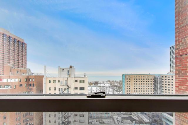 2909 N Sheridan Road 1807, Chicago, IL 60657