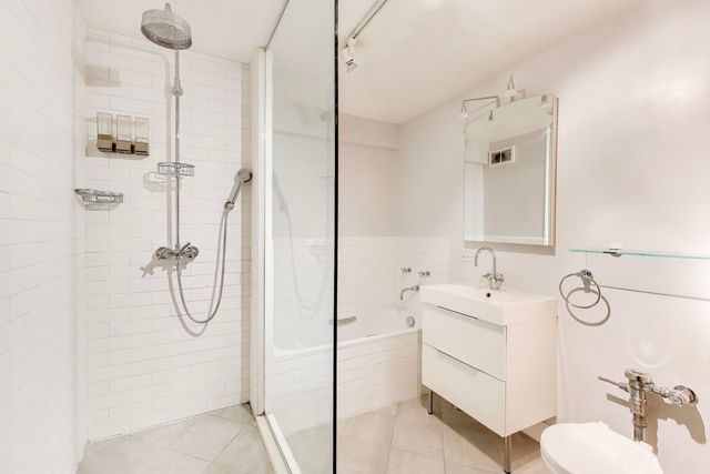 2909 N Sheridan Road 1807, Chicago, IL 60657