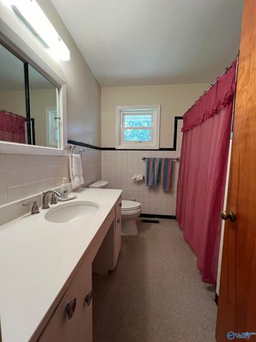 201 W Duncan Avenue, Florence, AL 35630